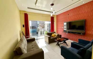 Imagem: A casa possui 3 Dormitórios, 2 Banheiros, 1 Vaga na garagem