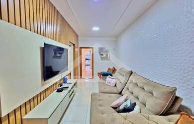 Imagem: A casa possui 3 Dormitórios, 4 Banheiros, 2 Vagas na garagem