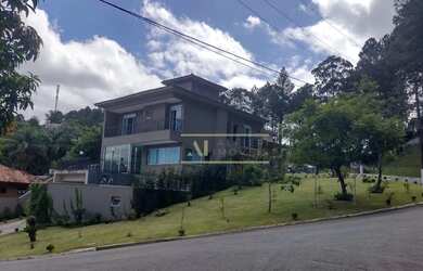 Imagem: A casa em condomínio possui 3 Dormitórios, 5 Banheiros, 4