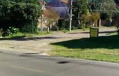 Imagem: A casa possui 3 Dormitórios, 3 Banheiros, 1 Vaga na garagem