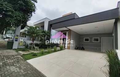 Imagem: A casa em condomínio possui 3 Dormitórios, 4 Banheiros, 4