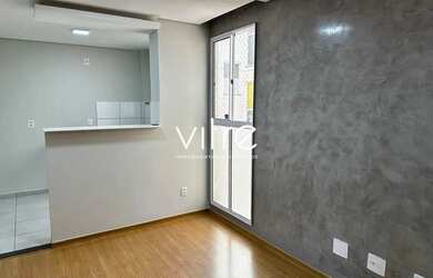 Imagem: O apartamento possui 2 Dormitórios, 1 Banheiro, 1 Vaga na garagem