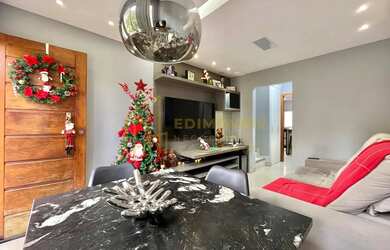 Imagem: A casa possui 3 Dormitórios, 2 Banheiros, 1 Vaga na garagem