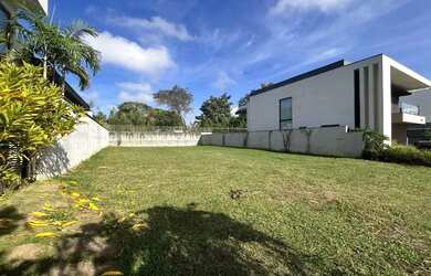 Imagem: O terreno e possui 450-0m² de Área está localizado em Jardim