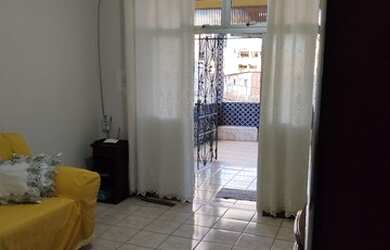 Imagem: A casa possui 2 Dormitórios, 2 Banheiros, 2 Vagas na garagem