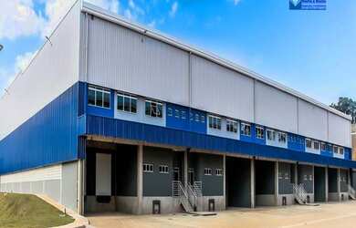 Imagem: O depósito possui 5 Vagas na garagem, 7477m² de Área e está