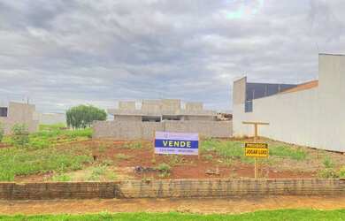 Imagem: O terreno possui 400m² de Área e está localizado em Jardim