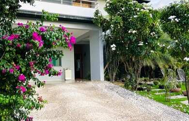 Imagem: A casa em condomínio possui 4 Dormitórios, 5 Banheiros, 4