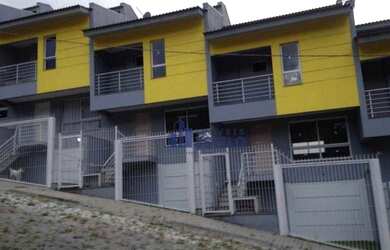 Imagem: A casa em condomínio possui 3 Dormitórios, 2 Banheiros, 3