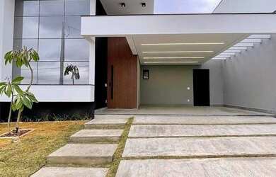 Imagem: A casa em condomínio possui 3 Dormitórios, 4 Banheiros, 2