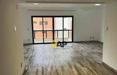 Imagem: O apartamento possui 4 Dormitórios, 3 Banheiros, 3 Vagas na