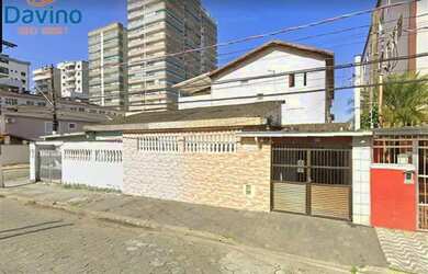 Imagem: A casa possui 2 Dormitórios, 2 Banheiros, 2 Vagas na garagem