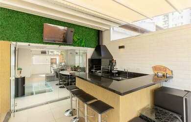 Imagem: A casa em condomínio possui 2 Dormitórios, 5 Banheiros, 3