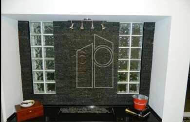 Imagem 10: Casa Padrão em Jundiaí. Churrasqueira, Ar-condicionado, Guarda roupae383m²...