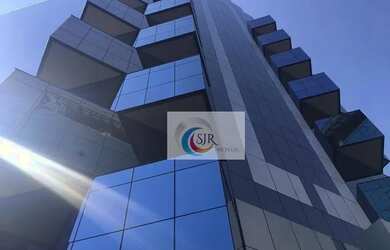 Imagem: O depósito possui 5 Vagas na garagem e 291m² de Área e está