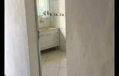 Imagem: A casa possui 2 Dormitórios, 1 Banheiro, 1 Vaga na garagem