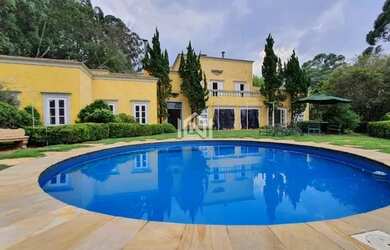 Imagem: A casa em condomínio possui 5 Dormitórios, 5 Banheiros, 5