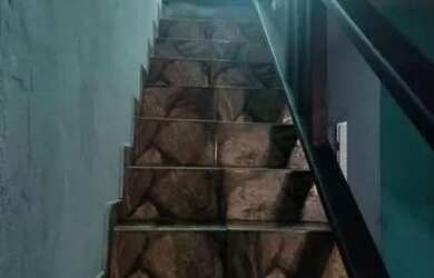 Imagem: A casa possui 4 Dormitórios, 2 Banheiros, 1 Vaga na garagem