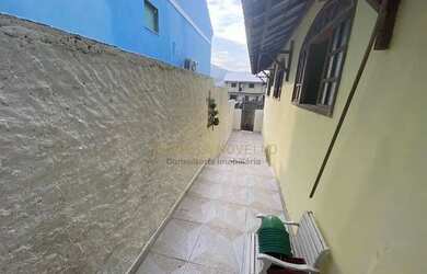 Imagem: A casa possui 2 Dormitórios, 1 Banheiro, 1 Vaga na garagem