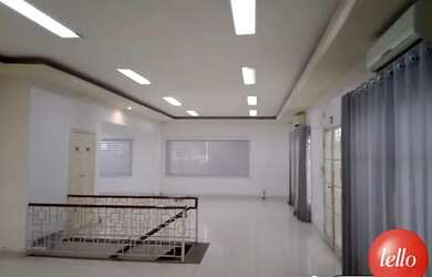 Imagem: A casa possui 5 Banheiros, 4 Vagas na garagem, 387m² de Área