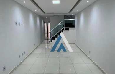 Imagem: A casa possui 3 Dormitórios, 2 Banheiros, 2 Vagas na garagem