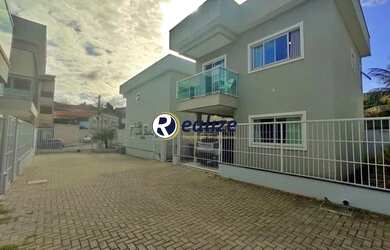 Imagem: A casa possui 2 Dormitórios, 3 Banheiros, 1 Vaga na garagem