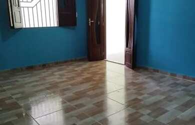 Imagem: A casa possui 1 Dormitório, 2 Banheiros, 3 Vagas na garagem