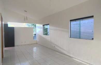 Imagem: A casa em condomínio possui 3 Dormitórios, 2 Banheiros, 2