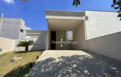 Imagem: A casa em condomínio possui 3 Dormitórios, 4 Banheiros, 2