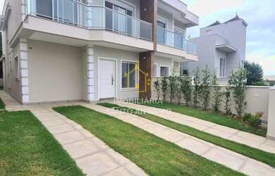 Imagem: A casa possui 4 Dormitórios, 3 Banheiros, 2 Vagas na garagem