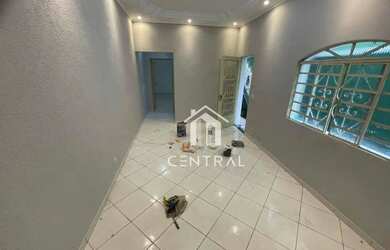 Imagem: A casa possui 2 Dormitórios, 1 Banheiro, 1 Vaga na garagem