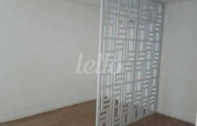 Imagem: O depósito possui 2 Vagas na garagem e 61m² de Área e está