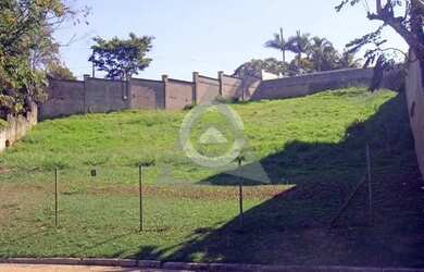 Imagem: O terreno à venda possui 1484m² de Área e está localizado