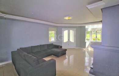 Imagem 4: Casa de Alto Padrão com 3 Suítes, Piscina e Espaço Gourmet em Frente...