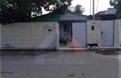 Imagem: A casa possui 4 Dormitórios, 3 Banheiros, 2 Vagas na garagem