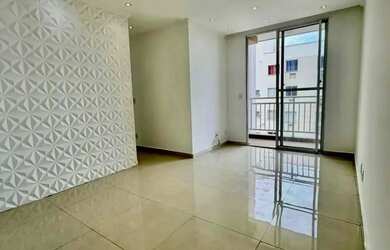 Imagem: O apartamento possui 3 Dormitórios, 1 Banheiro, 1 Vaga na garagem