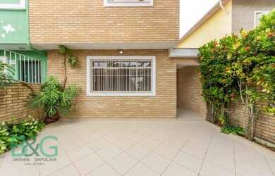 Imagem: A casa possui 3 Dormitórios, 4 Banheiros, 2 Vagas na garagem