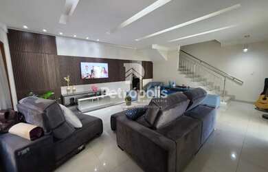 Imagem 4: Sobrado na 110 Sul com 3 suítes sendo 1 com closet com 220 m² a venda...