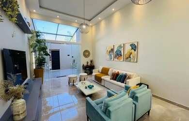 Imagem: A casa à venda possui 3 Dormitórios, 2 Banheiros, 2 Vagas