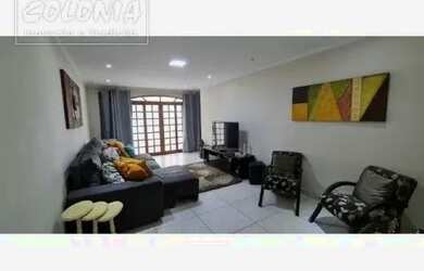 Imagem: A casa possui 5 Dormitórios, 5 Banheiros, 2 Vagas na garagem