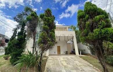 Imagem: A casa em condomínio possui 5 Dormitórios, 2 Banheiros, 4