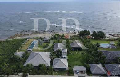 Imagem: A casa possui 5 Dormitórios, 5 Banheiros, 3 Vagas na garagem