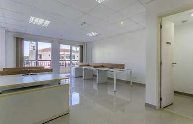 Imagem: O depósito possui 1 Vaga na garagem, 43m² de Área e Imóvel