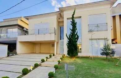 Imagem: A casa em condomínio possui 4 Dormitórios, 1 Banheiro, 4 Vagas