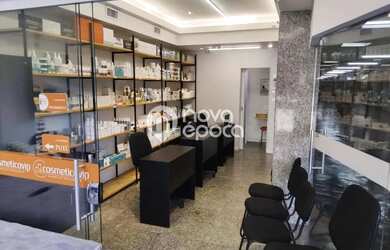 Imagem: O depósito à venda possui 1 Vaga na garagem e 35m² de Área