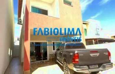 Imagem: A casa em condomínio possui 4 Dormitórios, 3 Banheiros, 2