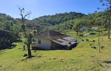 Imagem: A fazenda possui 90m² de Área e está localizado em Colônia