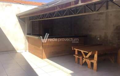 Imagem: A casa possui 2 Dormitórios, 1 Banheiro, 2 Vagas na garagem