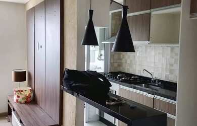 Imagem: O apartamento possui 2 Dormitórios, 1 Banheiro, 1 Vaga na garagem