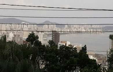 Imagem: A casa em condomínio possui 3 Dormitórios, 5 Banheiros, 2